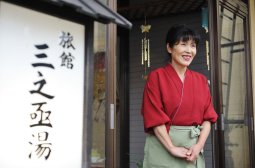 旅館イメージ(接客)